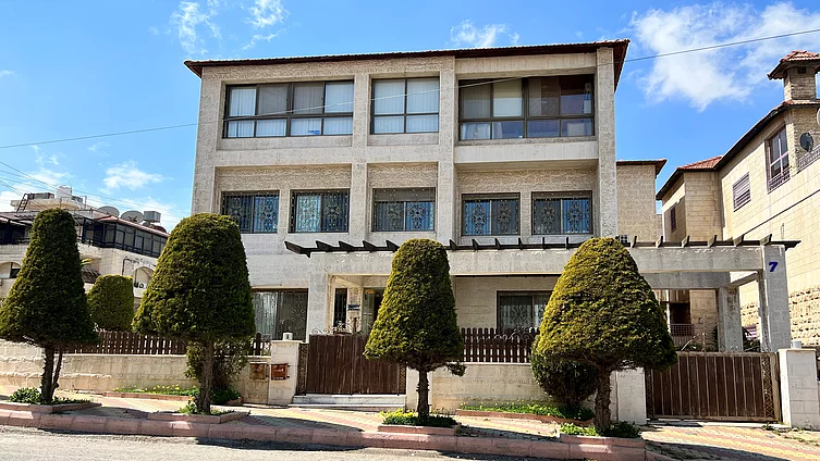 This photo shows the apartment block housing the office of the Friedrich Ebert Foundation in the Abdoun district of Amman, Jordan.